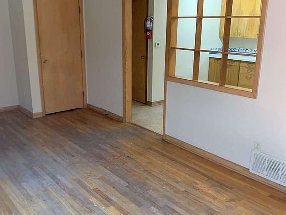 4th image of 2607 E Court St APT C