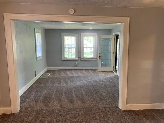 5th image of 819 N Bosart Ave
