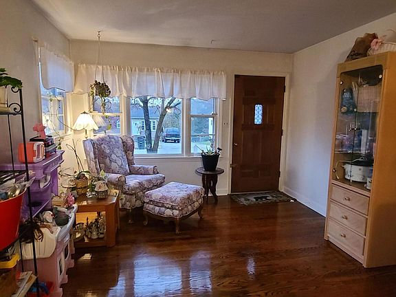 4th image of 418 E Augusta Ave