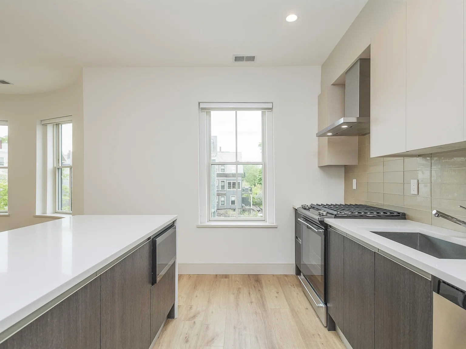 178 Saint Alphonsus Street — Photo 3