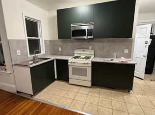 146 Harrison St FLOOR 2, Pawtucket, RI 02860