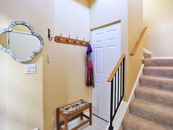 3rd image of 2799 Odlum Dr