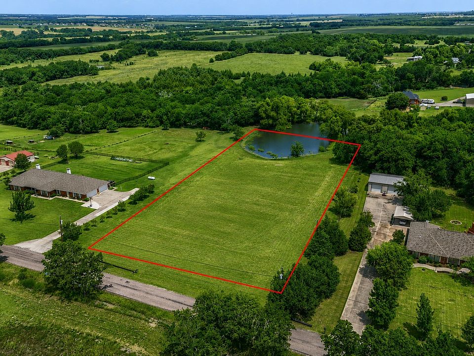 1st image of 900 Hodgins Rd