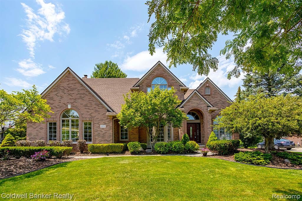25737 Cheyenne Dr, Novi, MI 48374 Zillow