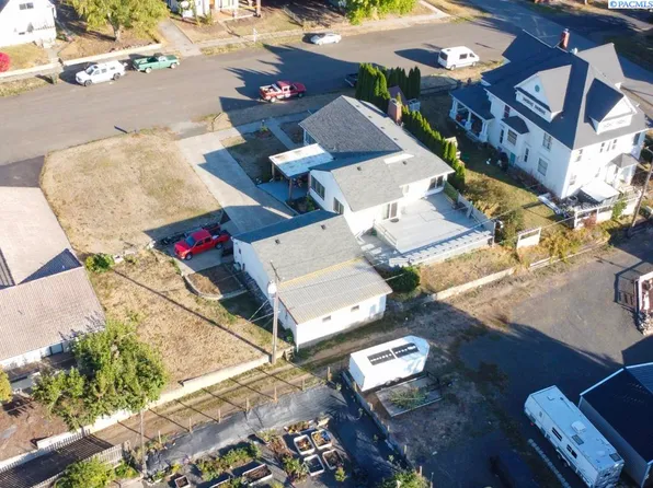 105 S Howard St, Tekoa, WA 99033