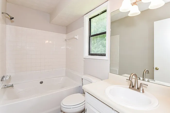 5975 Wellborn Trl — Photo 13