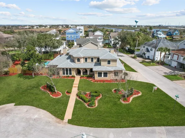3934 Tres Dr, Galveston, TX 77554