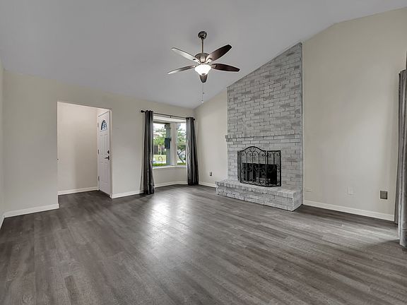 4th image of 412 San Bruno Dr