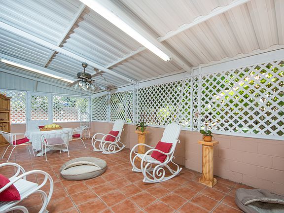 4th image of 8135 Whitsett Ave