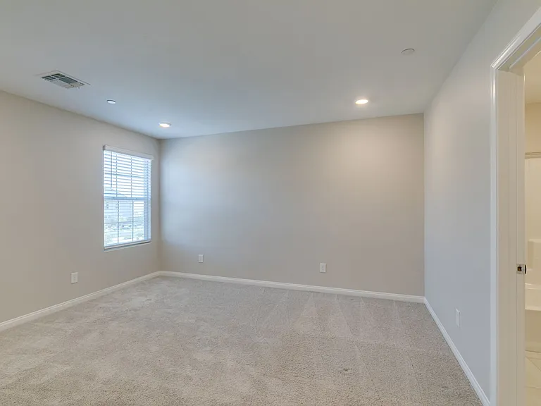 2604 Ercolano St — Photo 32