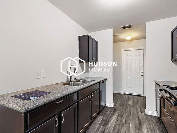 5th image of 4303 Jamaica St