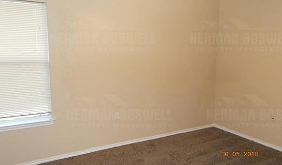 3rd image of 808 Lost Forest Dr