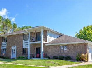 1164 49th St UNIT 4, West Des Moines, IA 50266