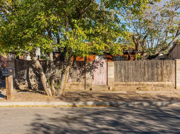 2210 Arno St SE, Albuquerque, NM 87102