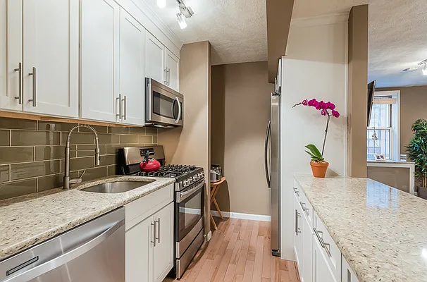 Sold by Engel and Völkers Brownstone Brooklyn | media 11