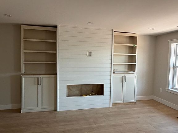 3rd image of 62 Saint Clair