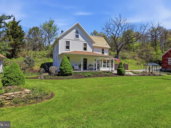 1689 Tolna Junction Ln, New Freedom, PA 17349
