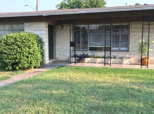 404 Storeywood Dr, San Antonio, TX 78213