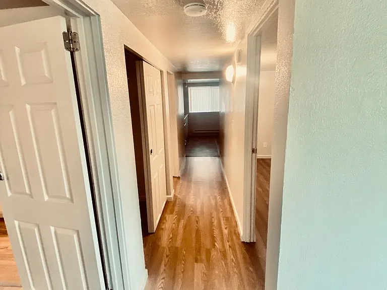 2910 S Byron St — Photo 8