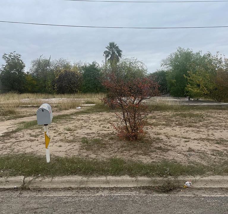 1st image of 107 W Lake St