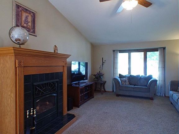 5th image of 1907 Sandalwood Dr