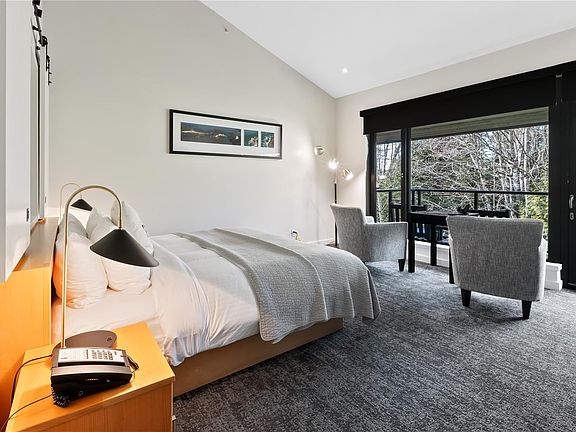 2nd image of 596 Marine Dr #424