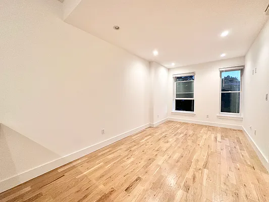 Rented by Compass | media 10