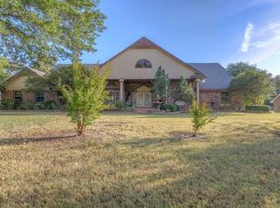 168 Spunky Creek Dr, Catoosa, OK 74015