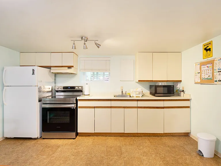 8290 Montcalm St #BASEMENT — Photo 3