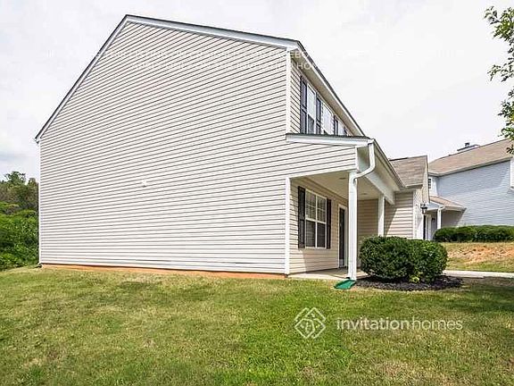 3rd image of 216 Nellie Yale Pl