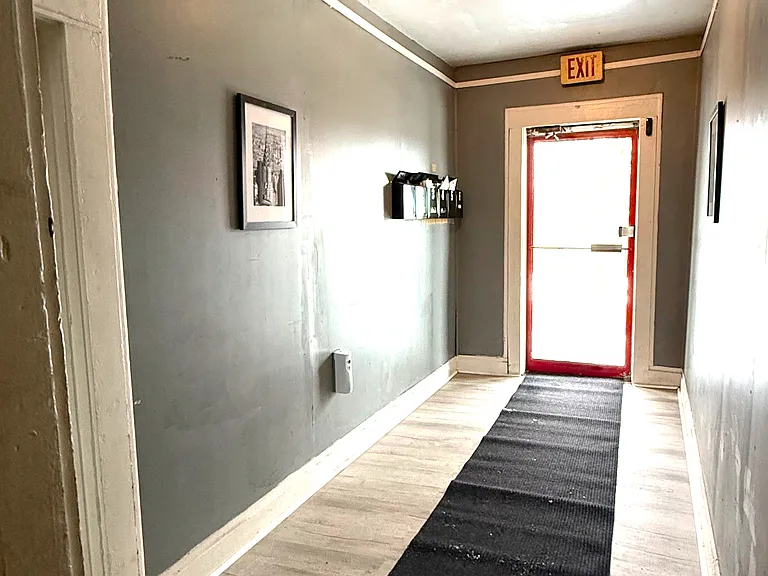 537 E Washington St #3 — Photo 18