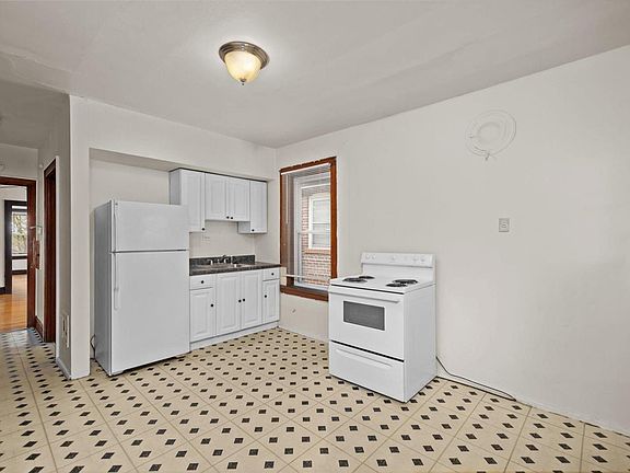 4th image of 3833 Dunnica Ave
