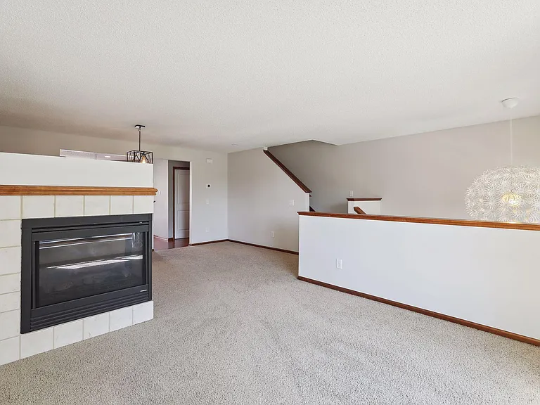15024 Farnham Ave N — Photo 7
