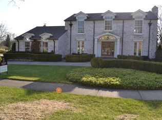 1081 Great Oaks Blvd, Rochester, MI 48307