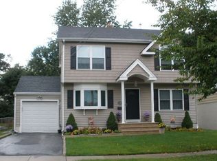 41 Ridgewood Rd, Clifton, NJ 07012