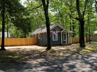 109 Wauwepex Trl, Ridge, NY 11961