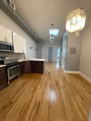 Rented by Greenrock Management | media 31