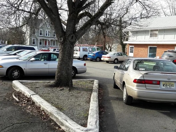 39 Mine St, Flemington, NJ 08822