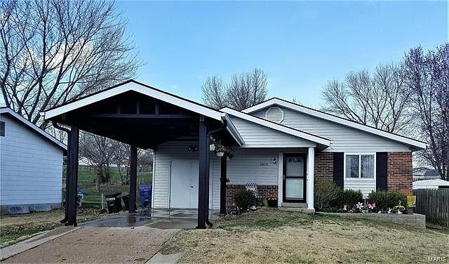 1st image of 2615 Lindsay Ln