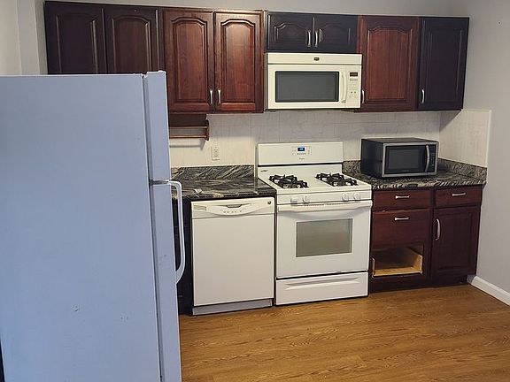 3rd image of 424 Atwood St #1