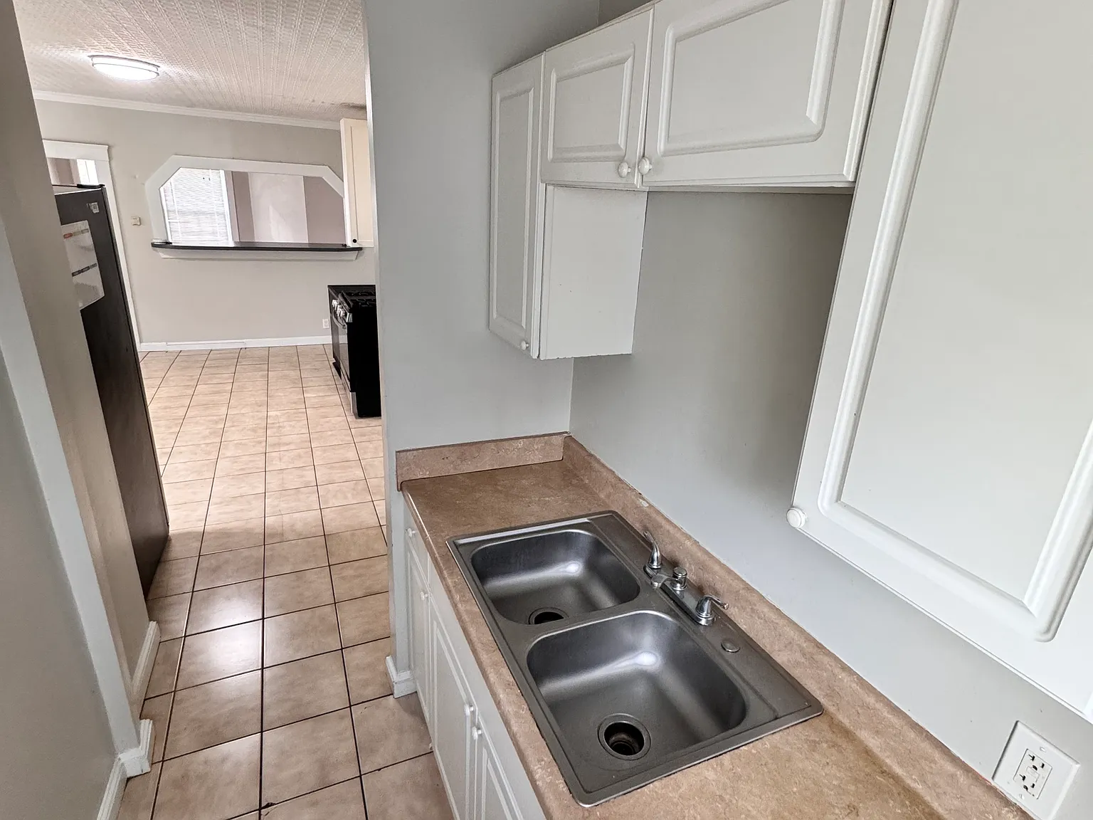 3 bed, 1100 sqft, $2,000 — Photo 1