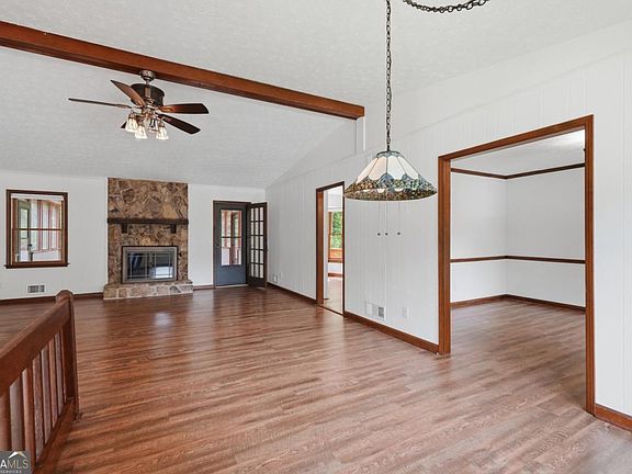 4th image of 2448 Annandale Dr