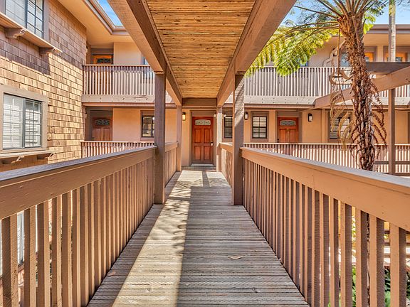3rd image of 8860 Villa La Jolla Dr Unit 219