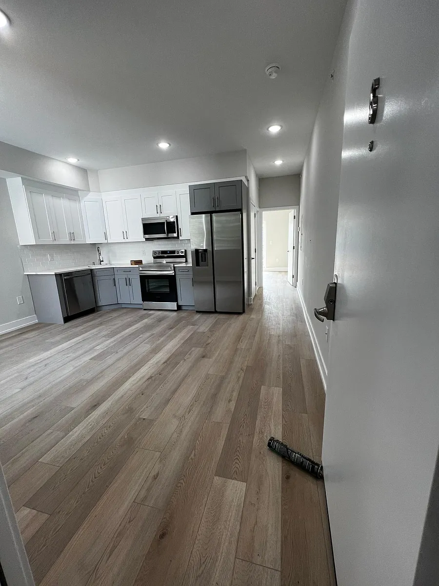 Building Photo - 719 N 35th St #6
