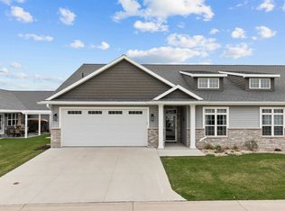 309 Smithfield Dr, Kimberly, WI 54136