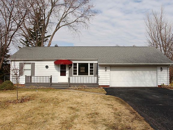 3rd image of 616 Valley Dr