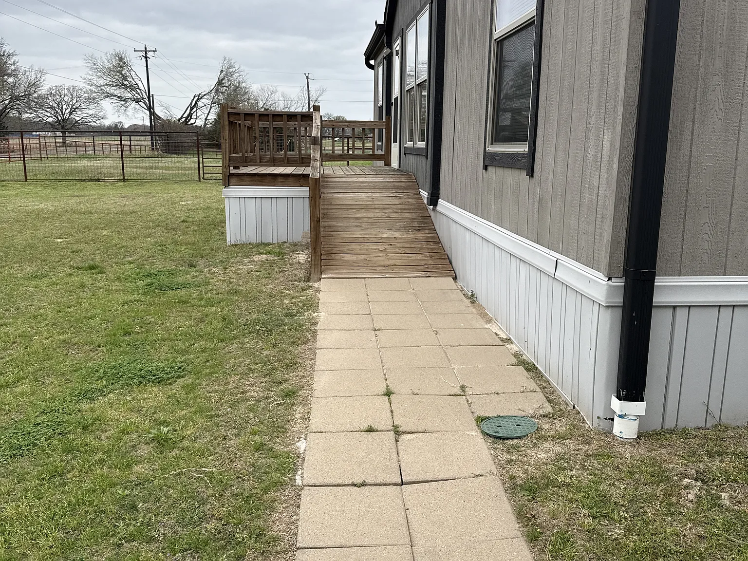 894 FM 1395 - 1 — Photo 4