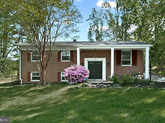 3rd image of 110 Braehead Dr