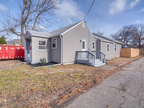 3rd image of 525 Coolidge Ave