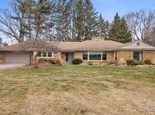 881 Three Mile Rd NE, Grand Rapids, MI 49505